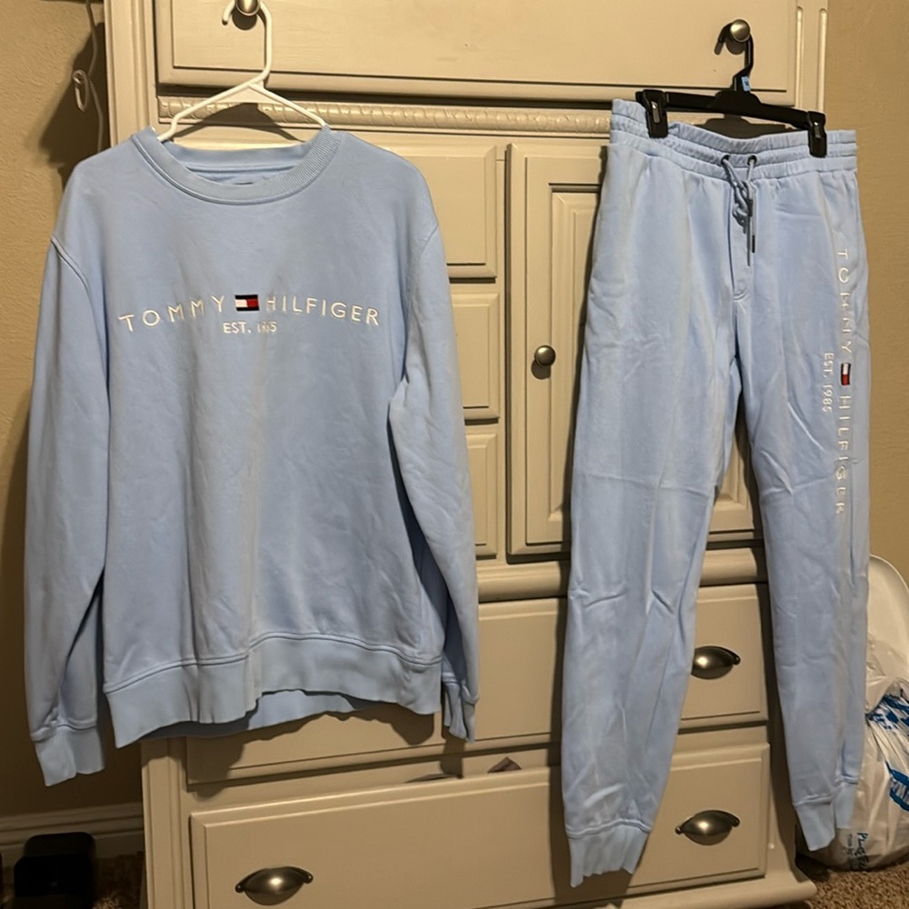 Tommy Hilfiger Blue Crewneck Sweater and Sweat Pants Top Size XL, Bottom L
